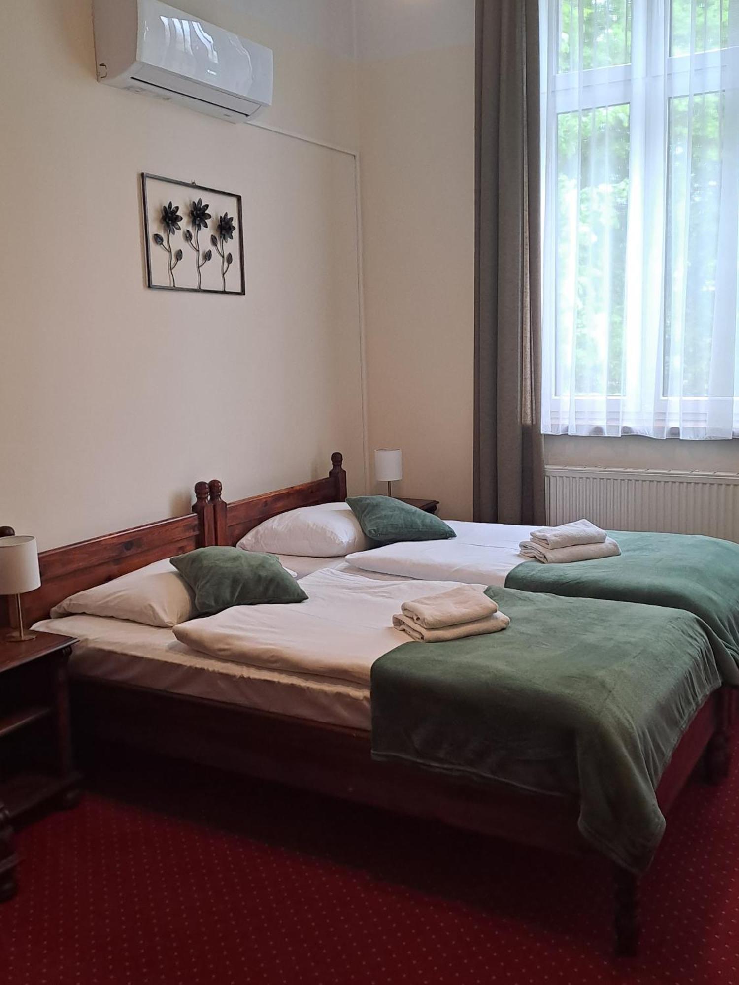 Hotel Aslan Tarnowskie Góry Dış mekan fotoğraf